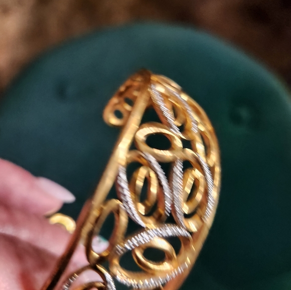 Gold plated and diamond chip cuff - Picture 5 of 10